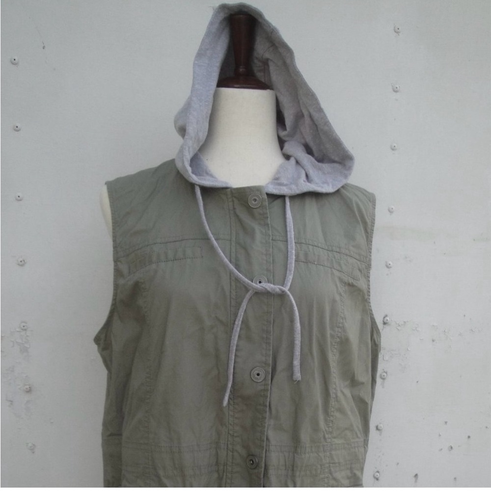 Tribal Sleeveless Jacket with removable Hood